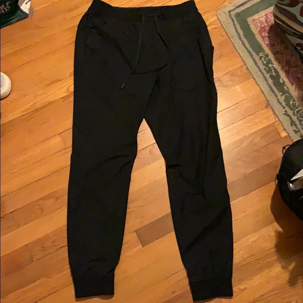 Lululemon black men’s ABC joggers